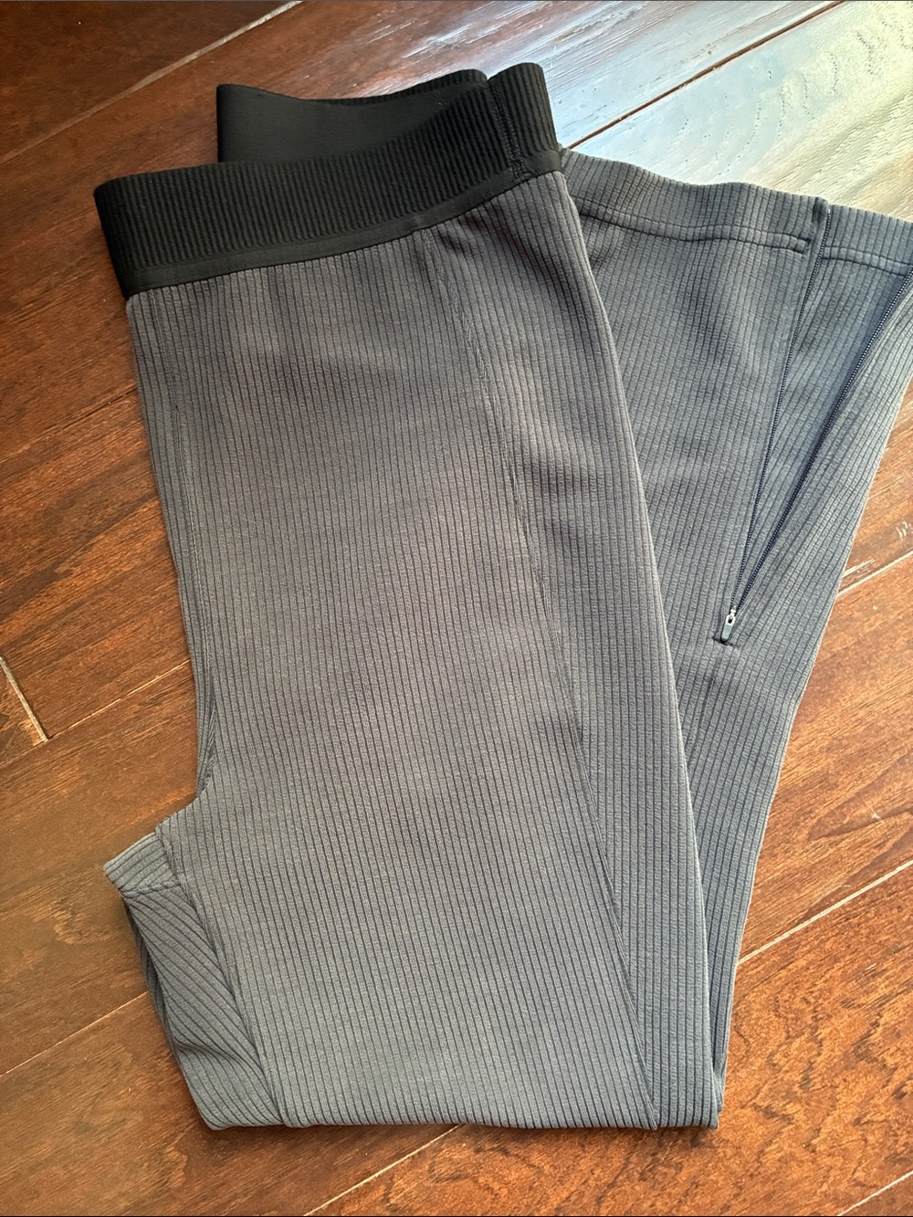 Lululemon Cropped Pant - Charcoal Gray